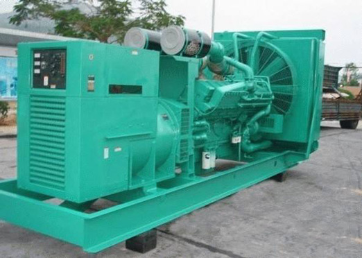 和田75kw康明斯柴油发电车出租